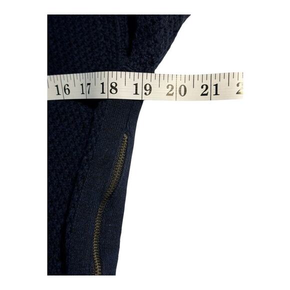 Banana Republic Women’s V-Neck Knit Sweater Blue Size Medium Long Sleeve - Picture 5 of 7